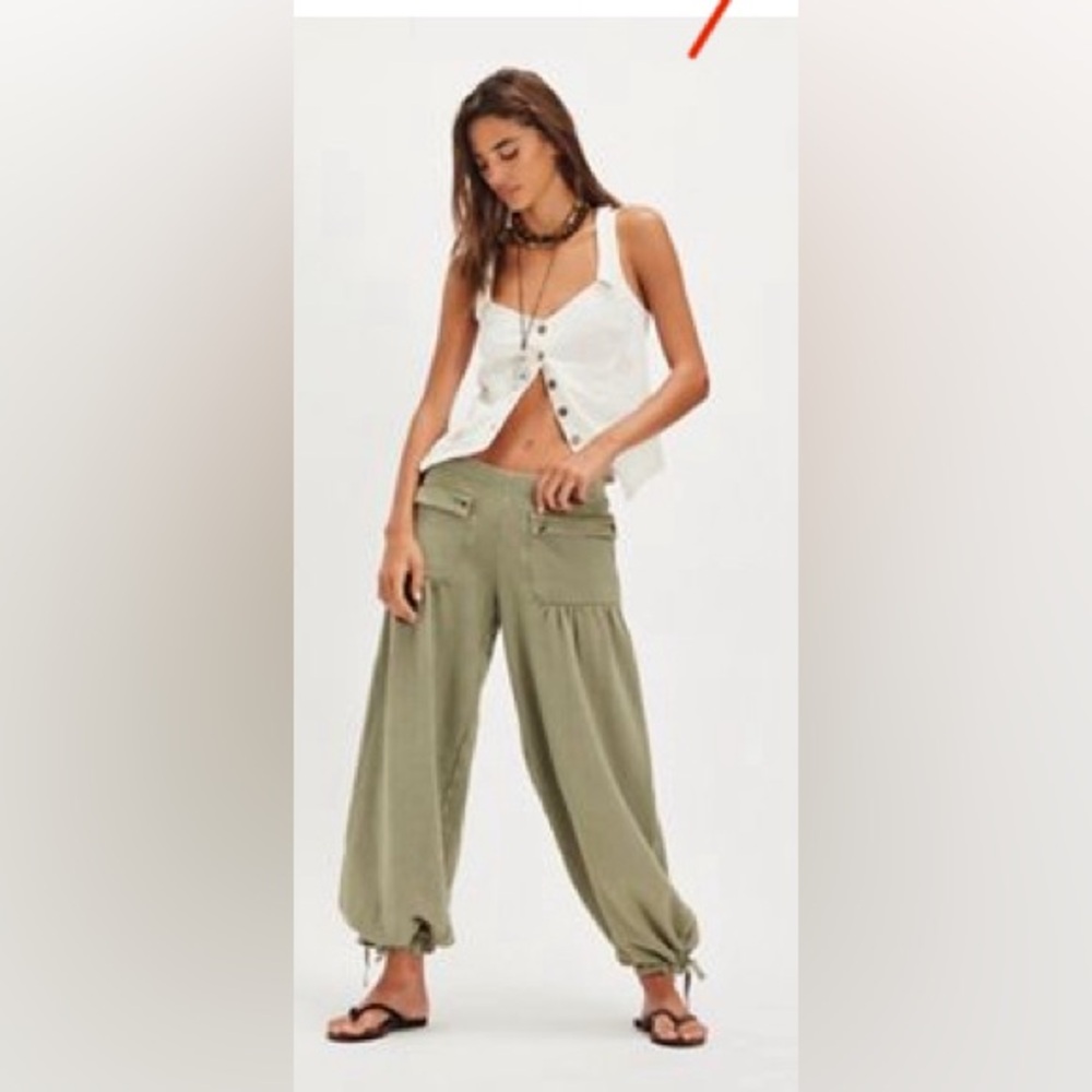 Free People Olive Green Wide-Leg Pants NWOT cute front pockets